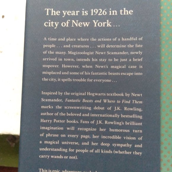 J.K. ROWLING FANTASTIC BEASTS AND WHERE TO FIND THEM ORIGINAL SCREENPLAY BOOK - Picture 3 of 12